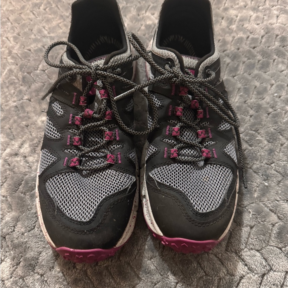 Merrell Women's Black and Purple Athletic Shoes